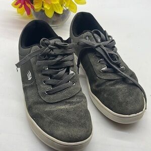 Chris Joslin Gray Suede Sneakers Sz 8.5. SNK2187
